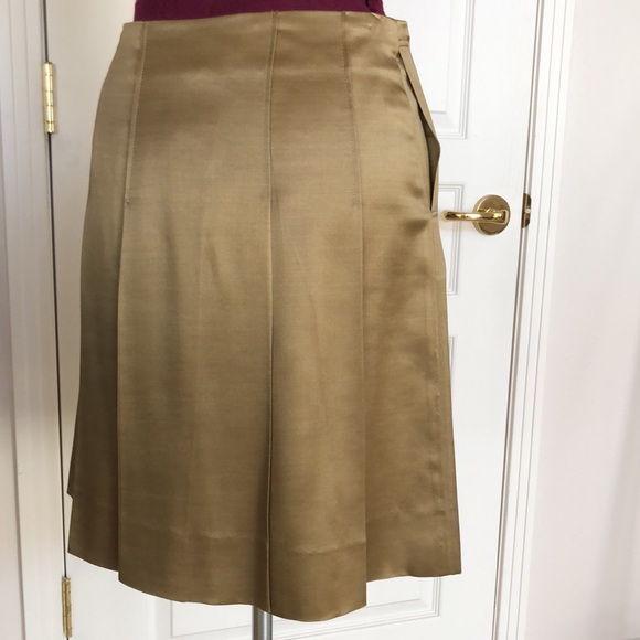 CHLOE Gold Pleated Mini Skirt French 36 US 4-6 Metallic - Picture 11 of 11